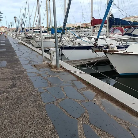 Appartement Résidence Avec Piscine Sur Quai Avec Bateau