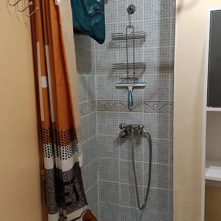 Apartment Avec Piscine Sur Quai Avec Bateau