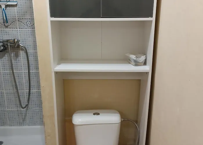 Avec Piscine Sur Quai Avec Bateau *